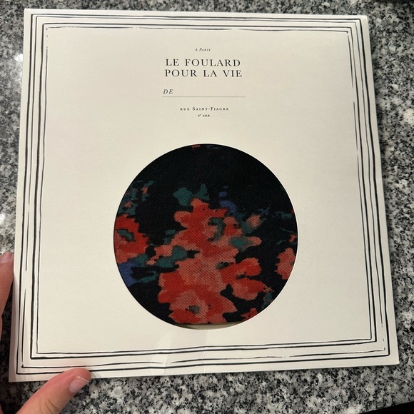 Sézane Pio Scarf, NWT - Picture 5 of 7